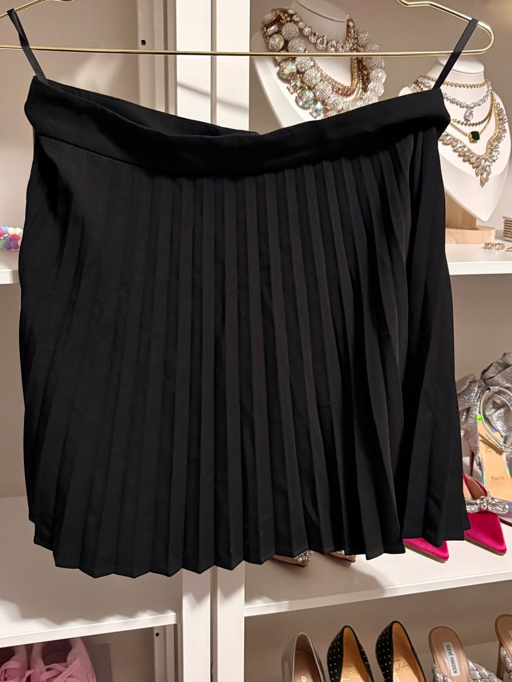 Aritzia Sundeh TABBY Black Pleated Skirt Women’s Size 6